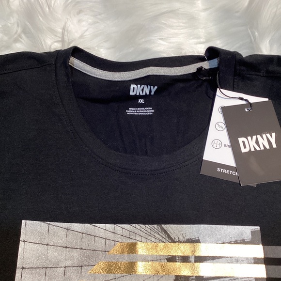 DKNY Men’s Black Tshirt with BROOKLYN BRIDGE PICTURE print - Picture 2 of 4